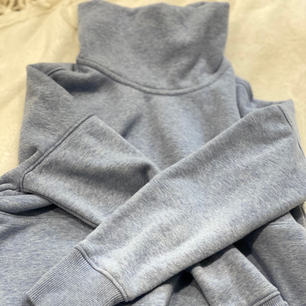 Offseason athleta girl sweater size 8-10 NEVERWORN